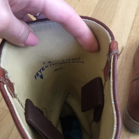 Vintage Frye boots! Fit like a size 7 - Picture 3 of 7